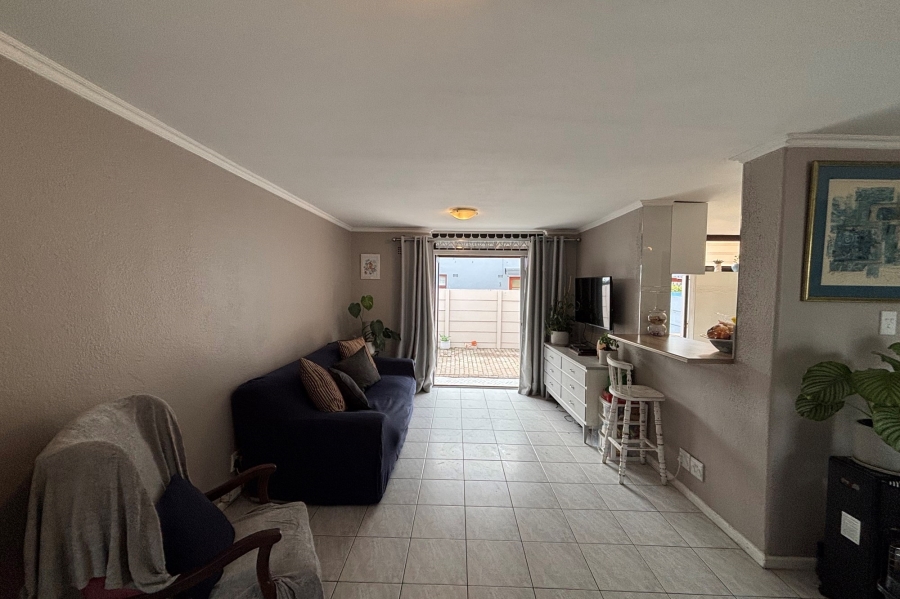 2 Bedroom Property for Sale in Goodwood Estate Western Cape